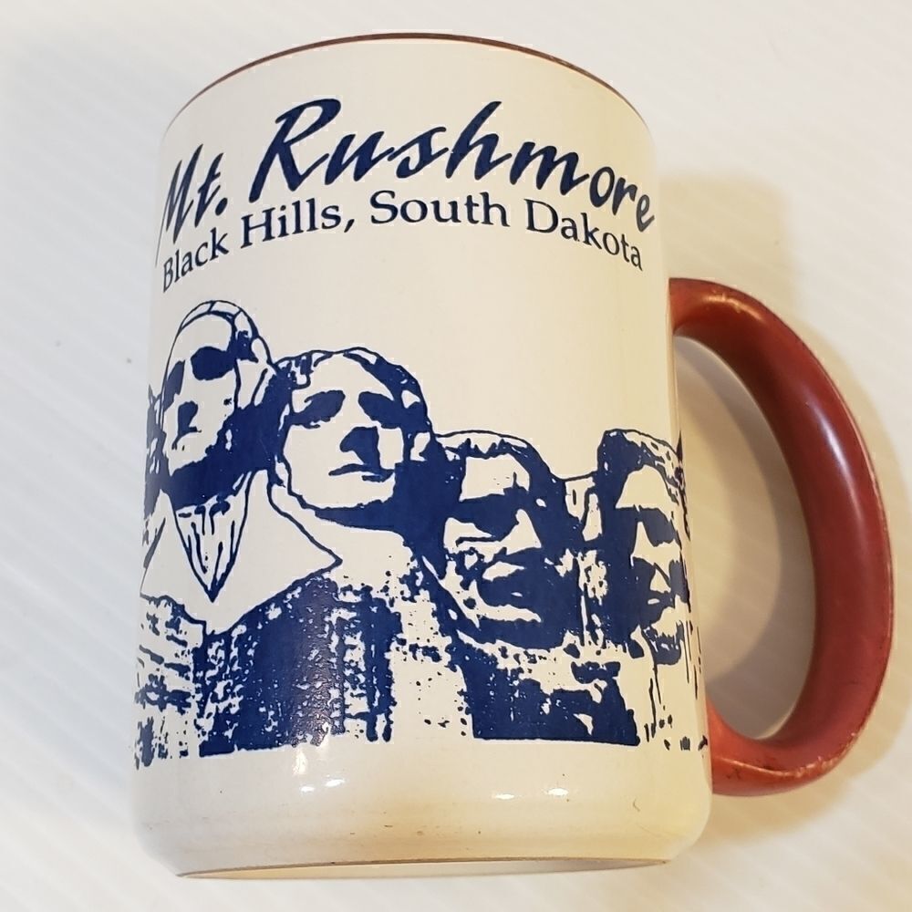 Mt Rushmore South Dakota Souvenier Mug